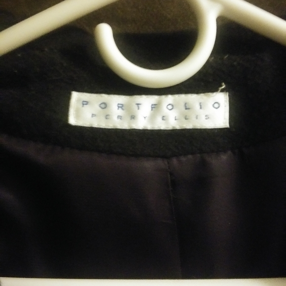 Portfolio by Perry Ellis - Picture 2 of 2